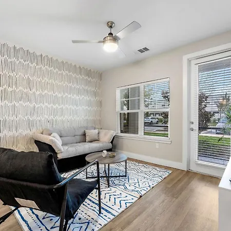 Private Full Apartment Close To Universal King Suite, Top Pool